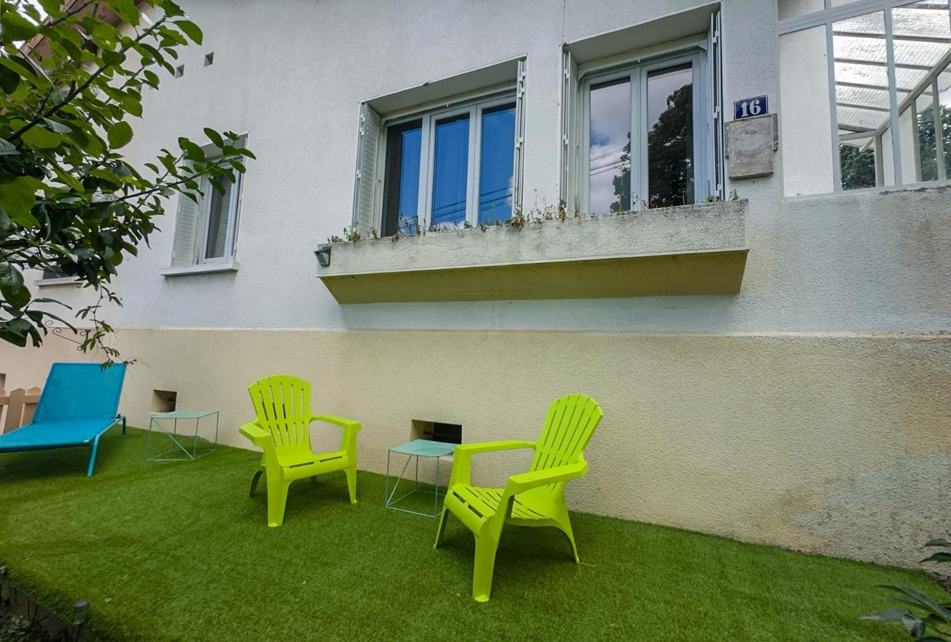 Serenity Suite Vénissieux Exteriör bild