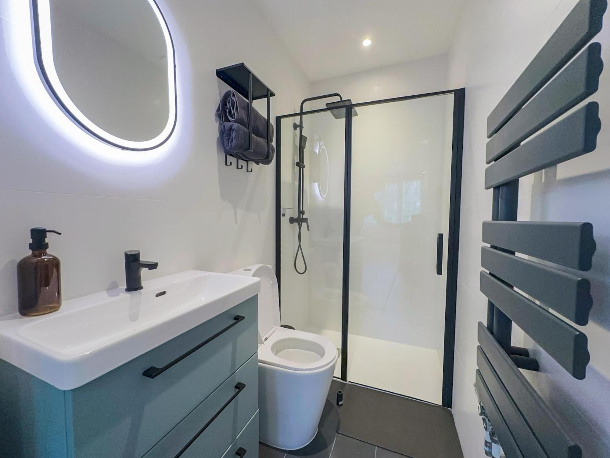 Serenity Suite Vénissieux Exteriör bild